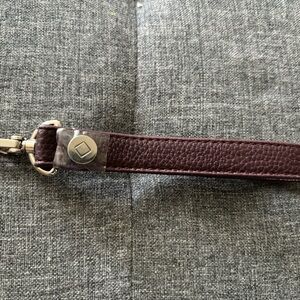 Wristlet handle